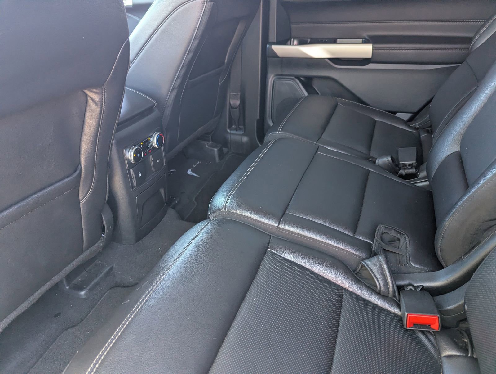 Certified 2023 Ford Explorer Limited image 15