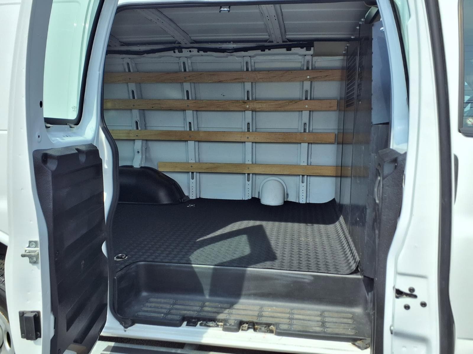 Used 2024 GMC Savana 2500 w/ Driver Convenience Package RWD image 12