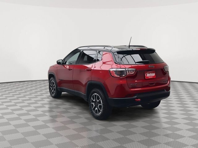 Used 2025 Jeep Compass Trailhawk AWD/4WD image 33