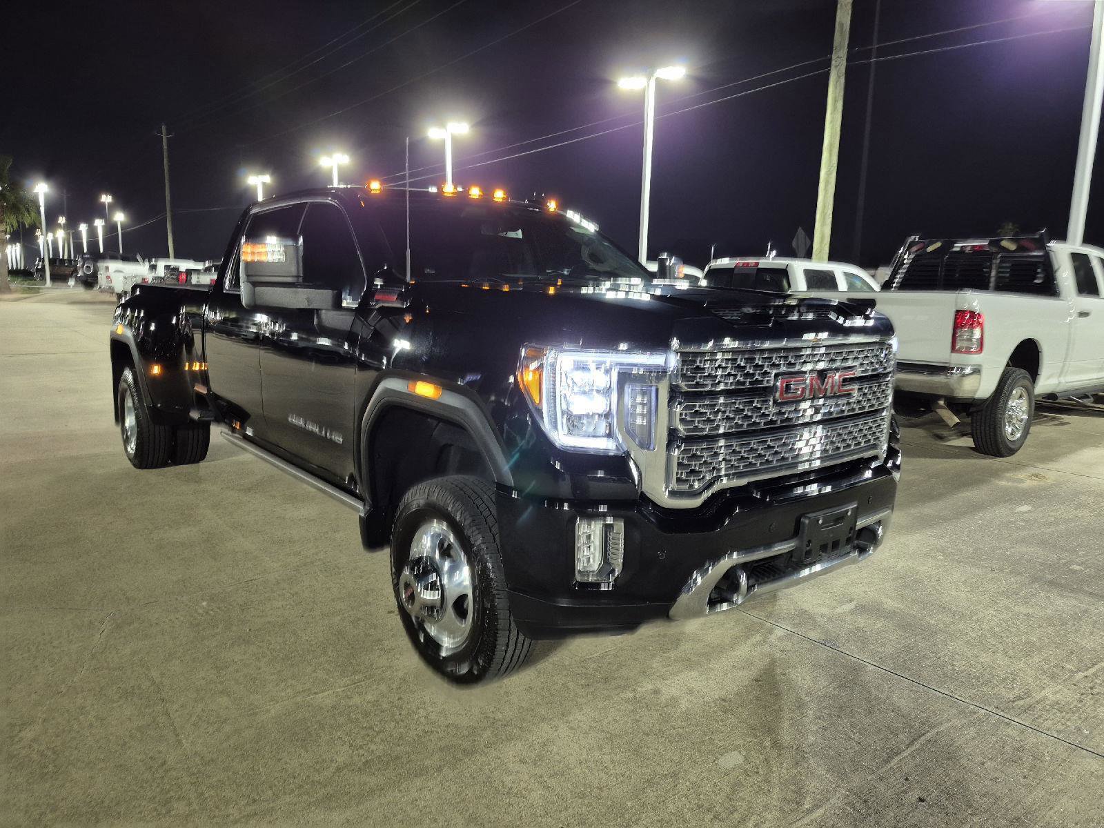 Used 2022 GMC Sierra 3500 Denali image 19