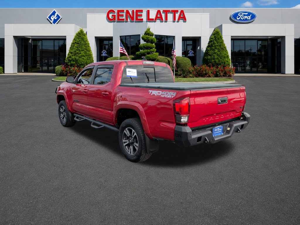 Used 2019 Toyota Tacoma TRD Sport AWD/4WD image 5