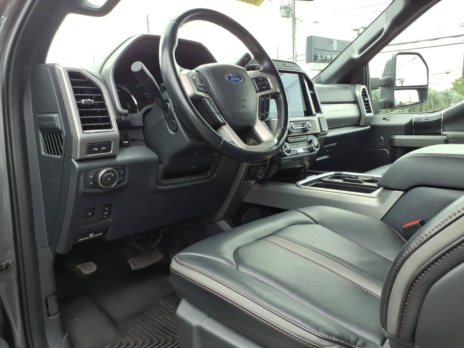 Certified 2022 Ford F350 Platinum w/ FX4 Off-Road Package AWD/4WD image 12
