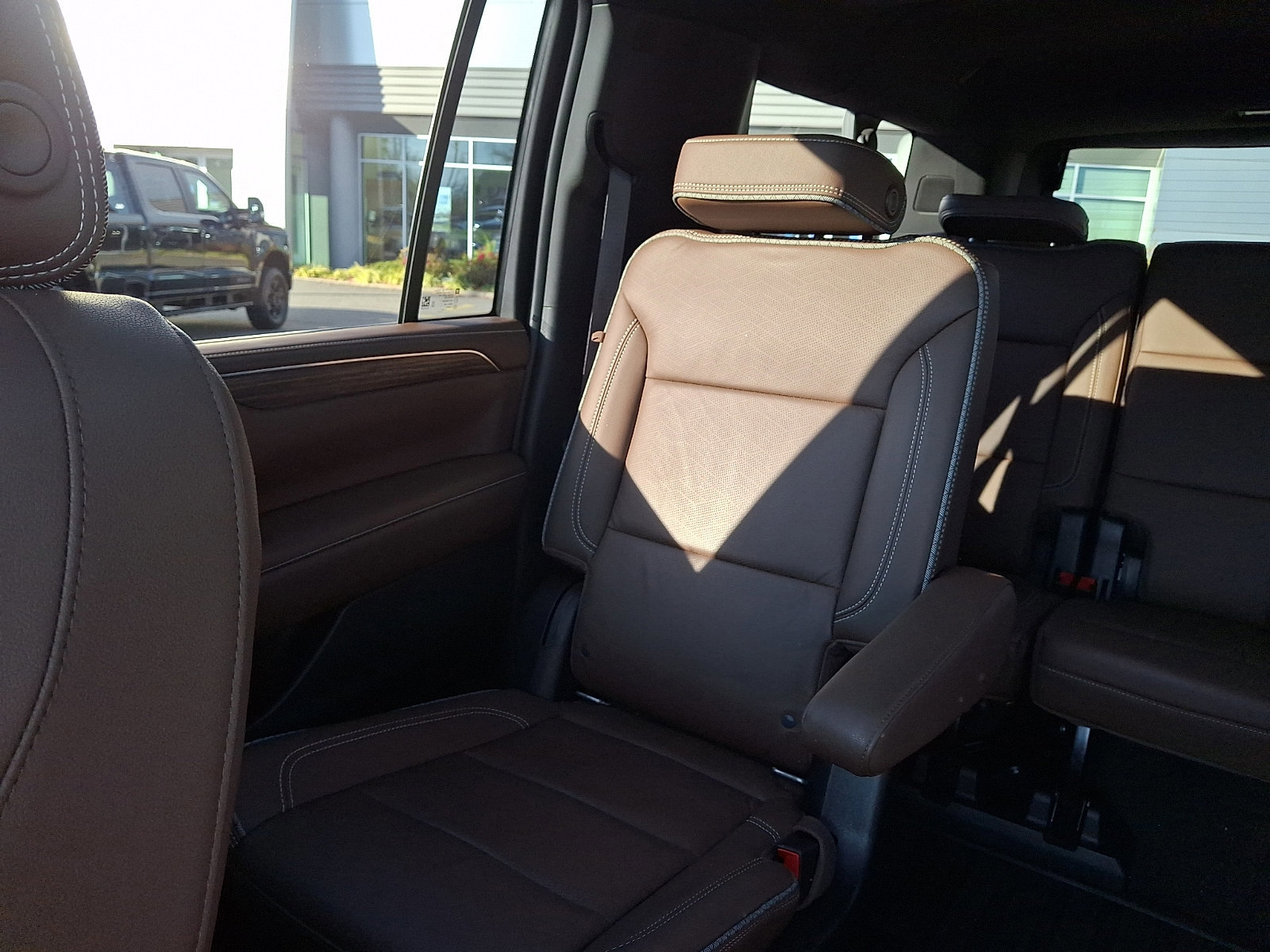 Used 2021 Chevrolet Suburban High Country image 18