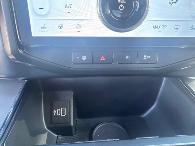 Certified 2025 Ford F150 Lightning Flash AWD/4WD image 21