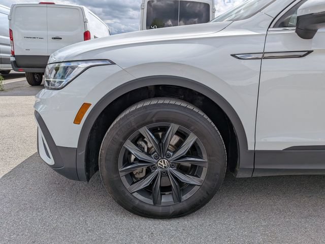 Used 2024 Volkswagen Tiguan SE AWD/4WD image 22