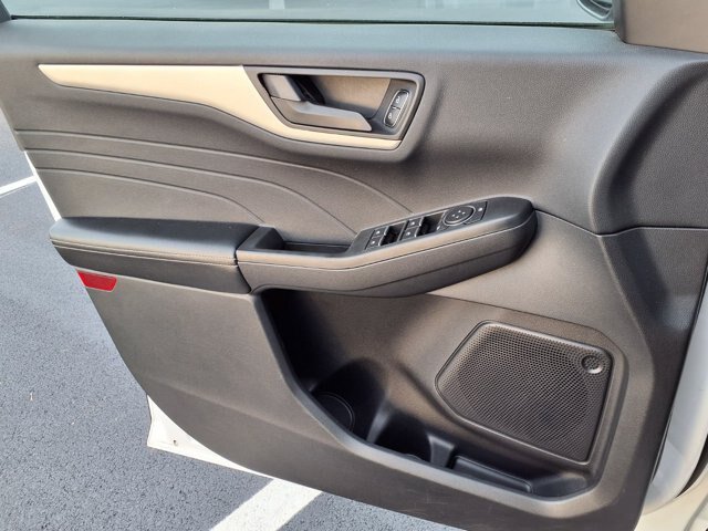 Certified 2022 Ford Escape SE w/ Convenience Package FWD image 17
