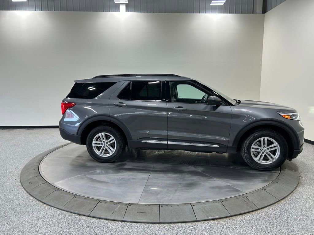Certified 2024 Ford Explorer XLT w/ Equipment Group 202A AWD/4WD image 6
