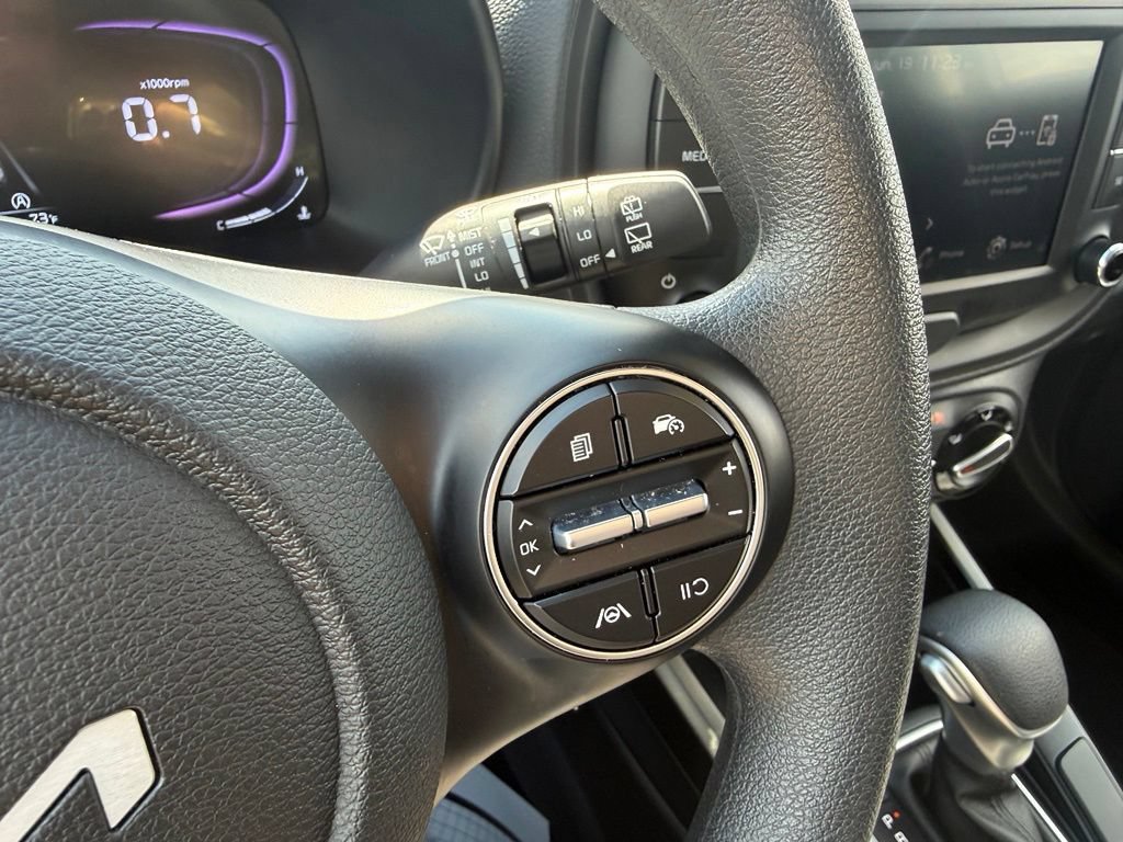 Used 2025 Kia Soul LX w/ LX Technology Package FWD image 19