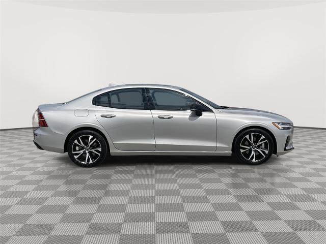 Used 2025 Volvo S60 B5 Core image 6