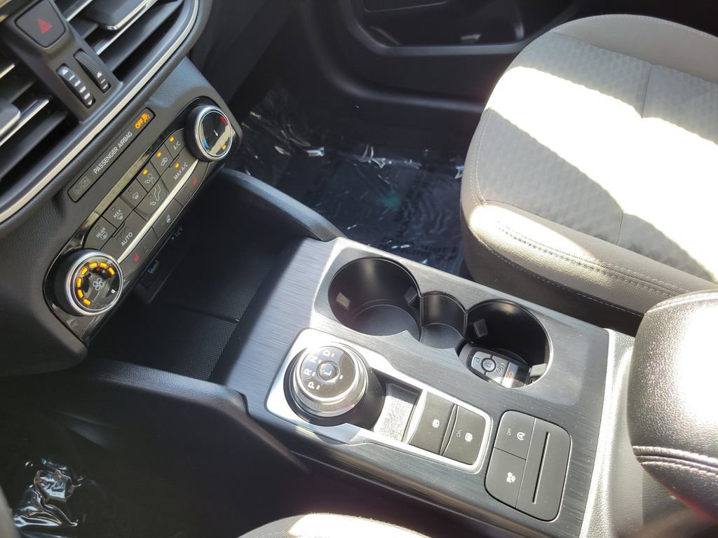 Certified 2022 Ford Escape SE w/ Cold Weather Package AWD/4WD image 19