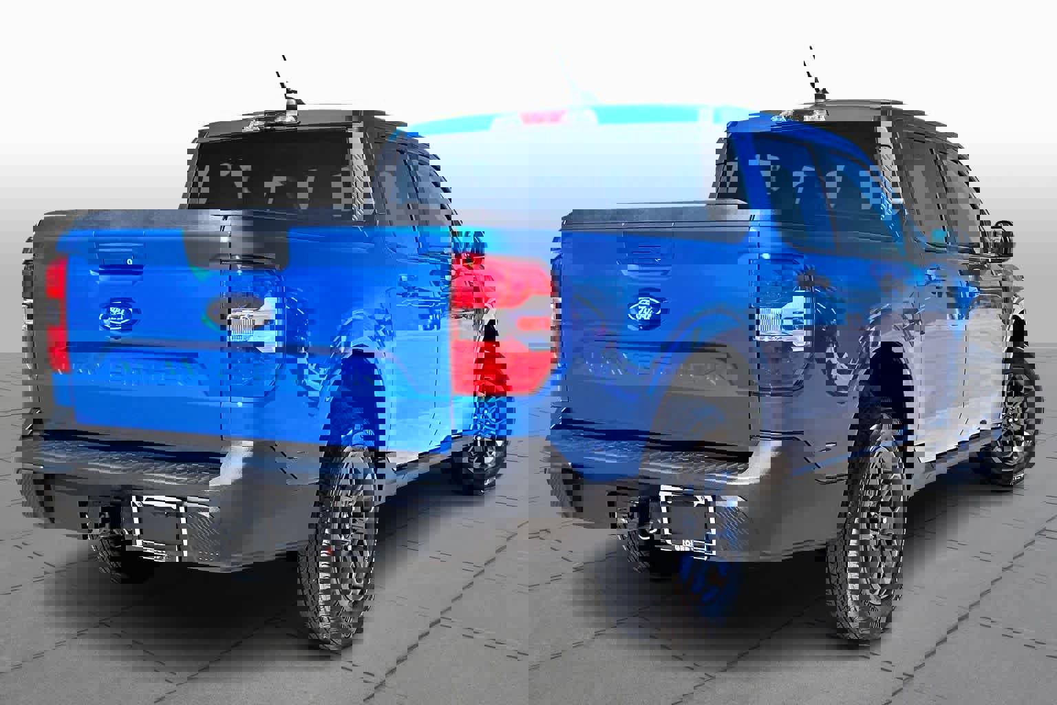 Certified 2025 Ford Maverick XLT image 3