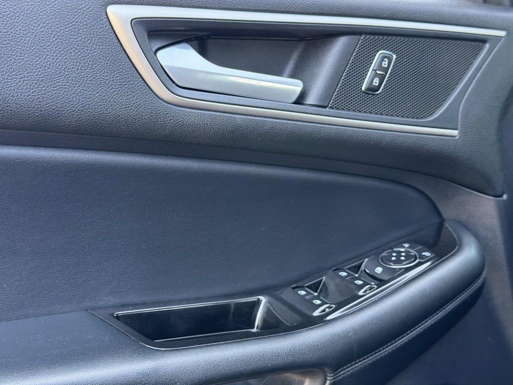 Certified 2020 Ford Edge SEL FWD image 16