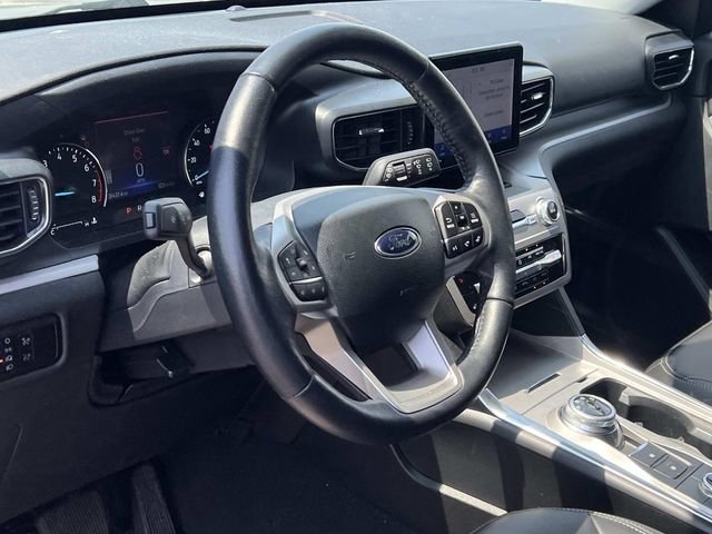 Certified 2023 Ford Explorer XLT w/ Equipment Group 202A AWD/4WD image 7