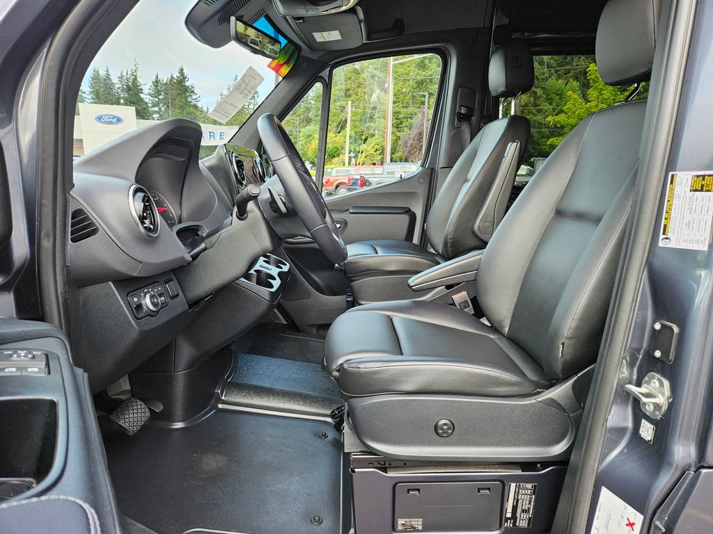 Used 2024 Mercedes-Benz Sprinter 2500 image 18