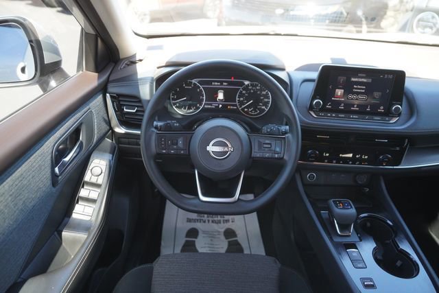 Used 2022 Nissan Rogue SV FWD image 21