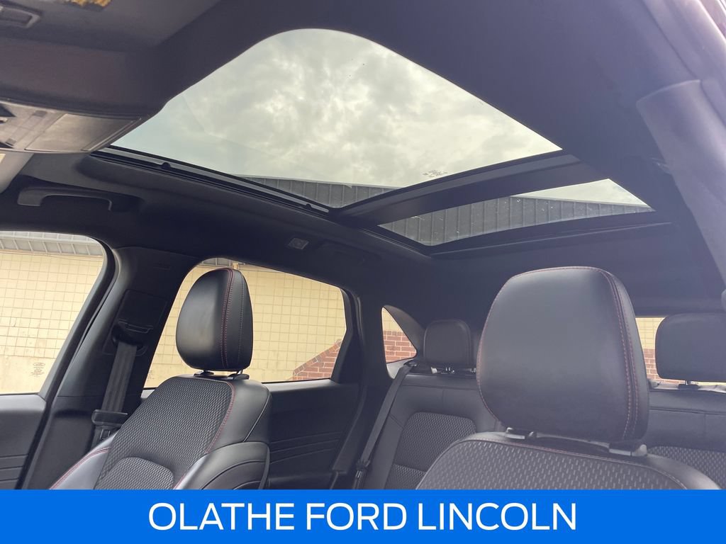 Certified 2024 Ford Escape ST-Line w/ Tech Pack #1 AWD/4WD image 24