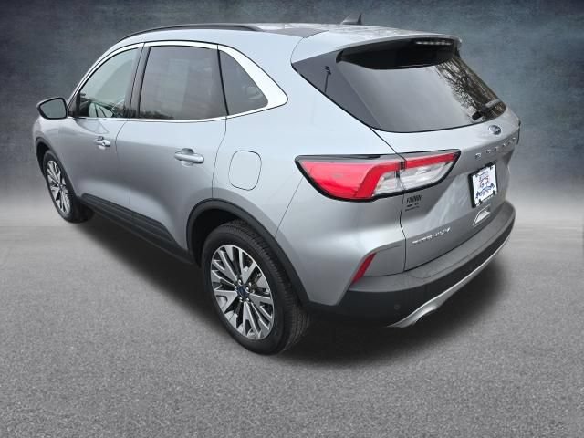 Certified 2022 Ford Escape Titanium AWD/4WD image 15