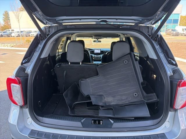 Certified 2022 Ford Explorer XLT w/ Equipment Group 202A image 31