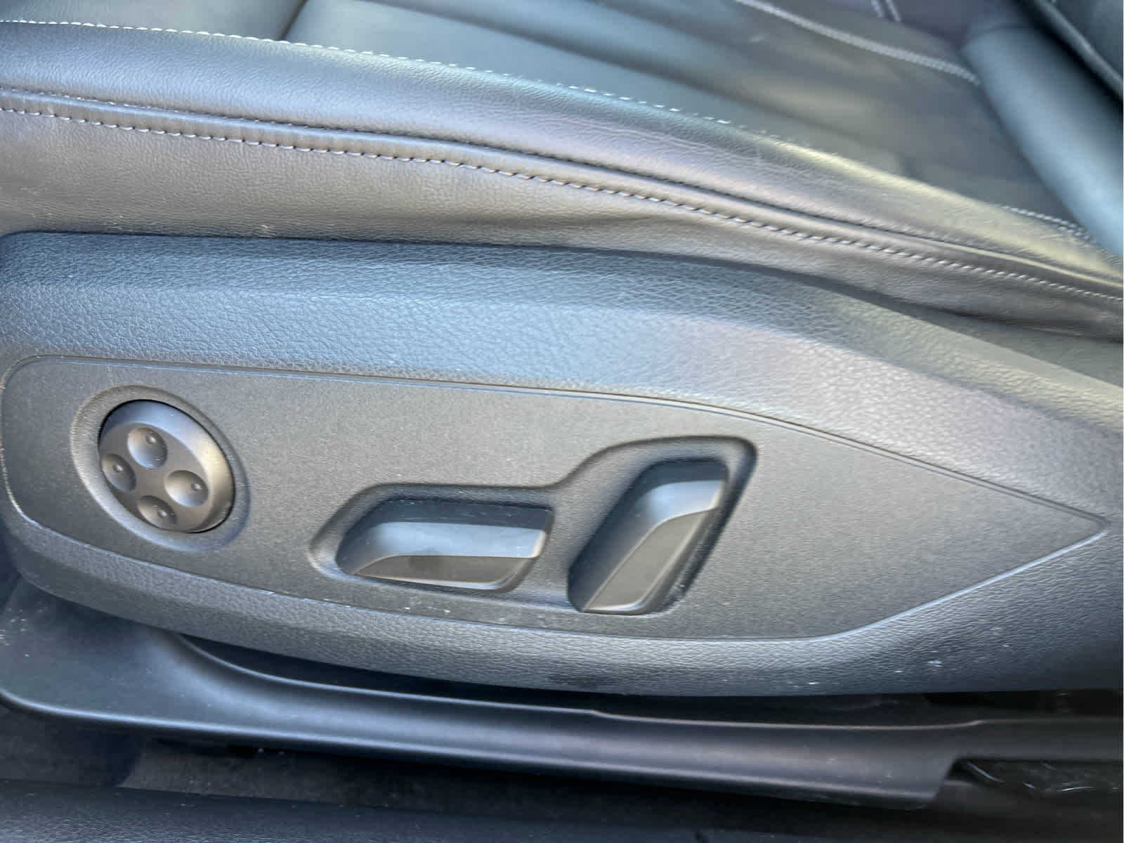 Used 2021 Audi A4 2.0T Premium image 13