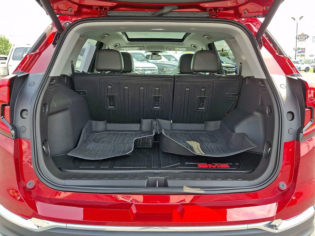 Used 2024 GMC Terrain SLT w/ LPO, Floor Liner Package AWD/4WD image 30