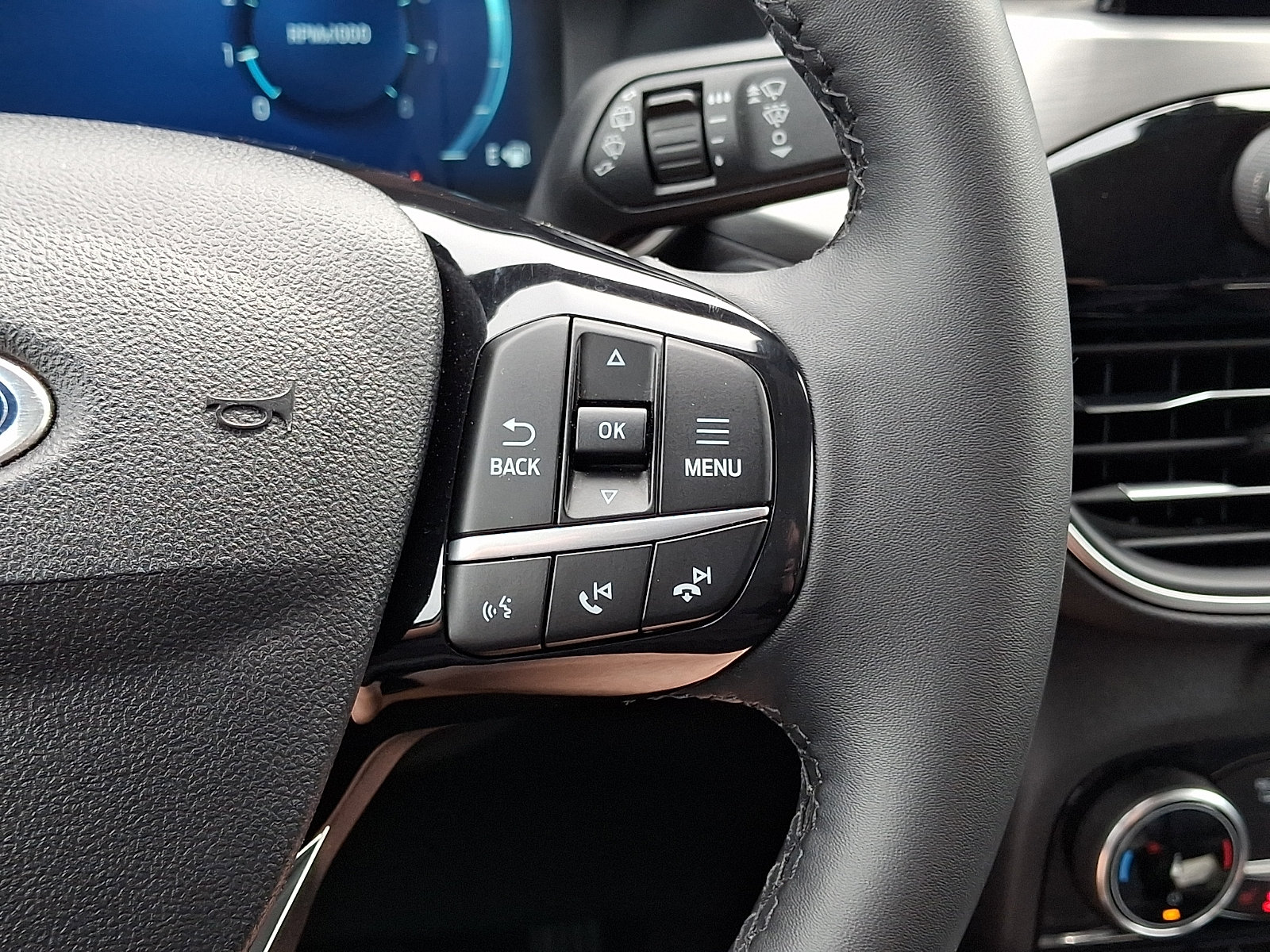 Certified 2022 Ford Escape Titanium AWD/4WD image 24