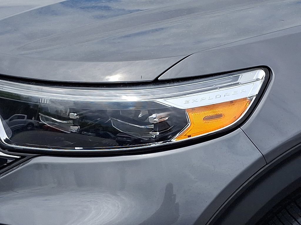 Certified 2023 Ford Explorer XLT w/ Equipment Group 202A AWD/4WD image 9