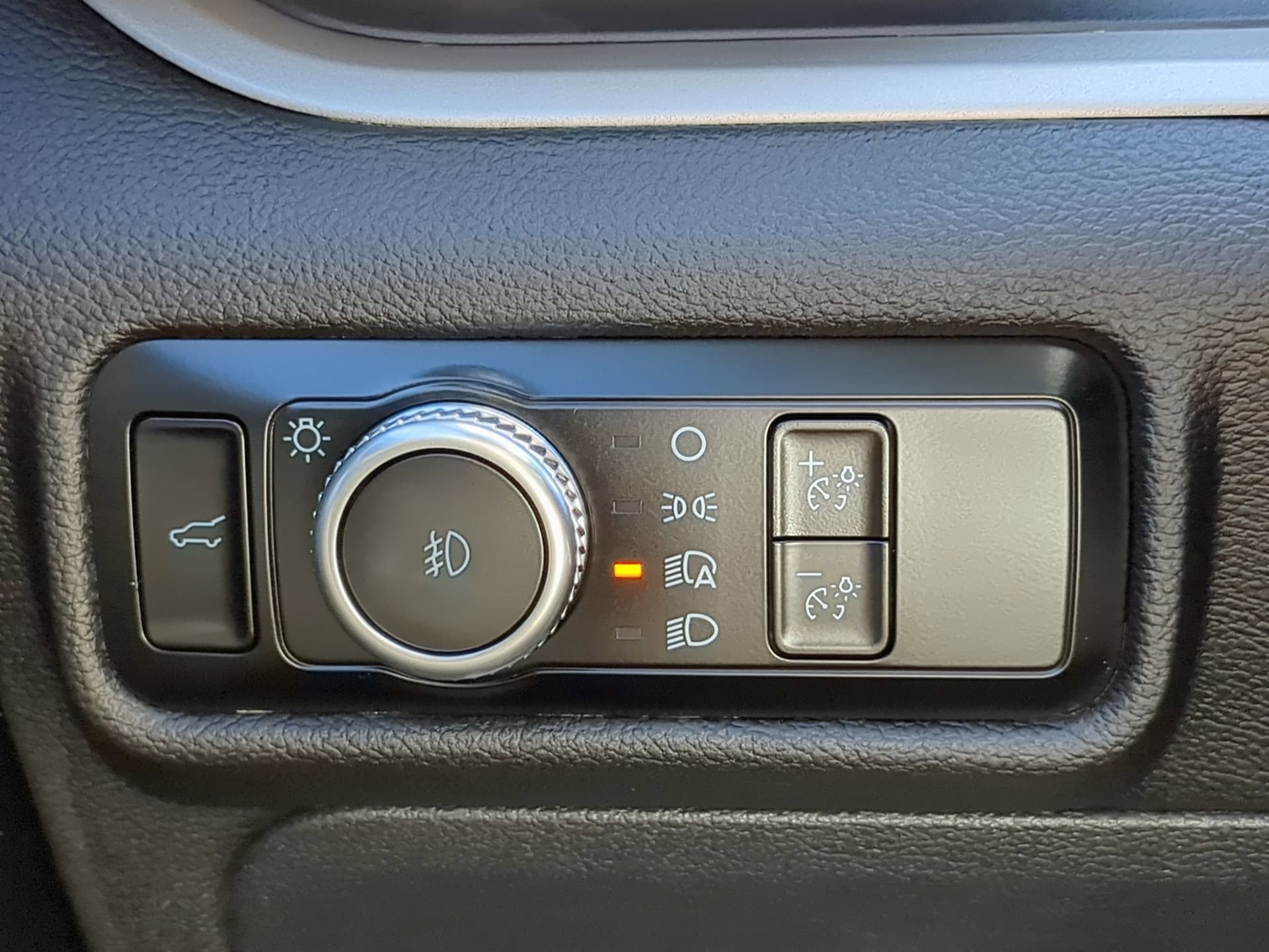 Certified 2022 Ford Explorer XLT w/ Equipment Group 202A image 57