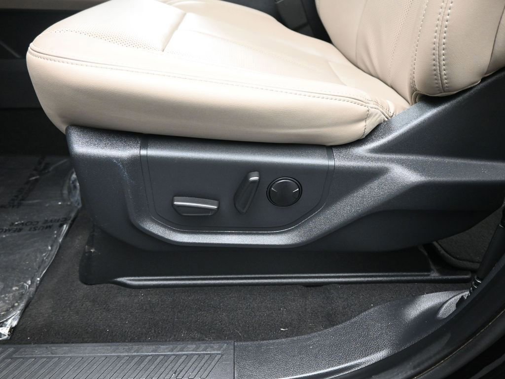 Certified 2024 Ford Expedition Max XLT image 38