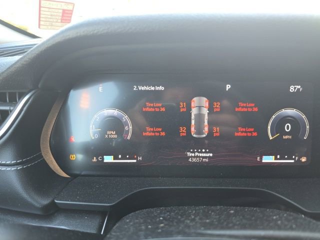 Used 2023 Jeep Grand Cherokee Altitude image 11