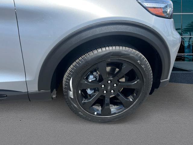 Certified 2023 Ford Explorer ST-Line w/ Class IV Trailer Tow Package RWD image 9