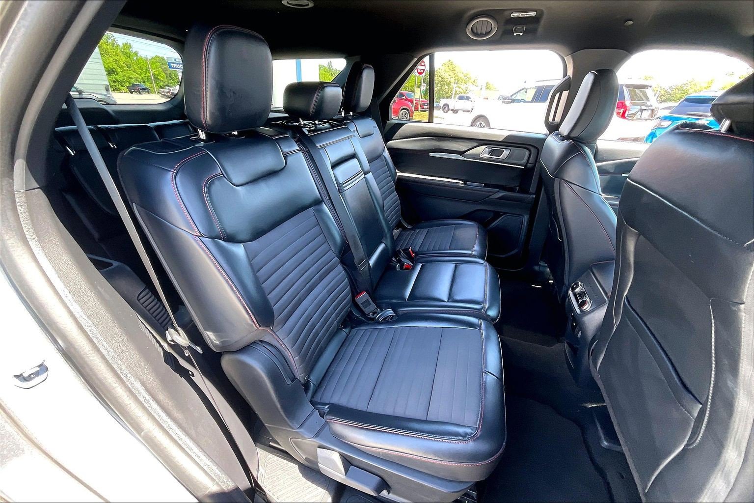 Certified 2025 Ford Explorer ST-Line w/ ST-Line Street Pack AWD/4WD image 26