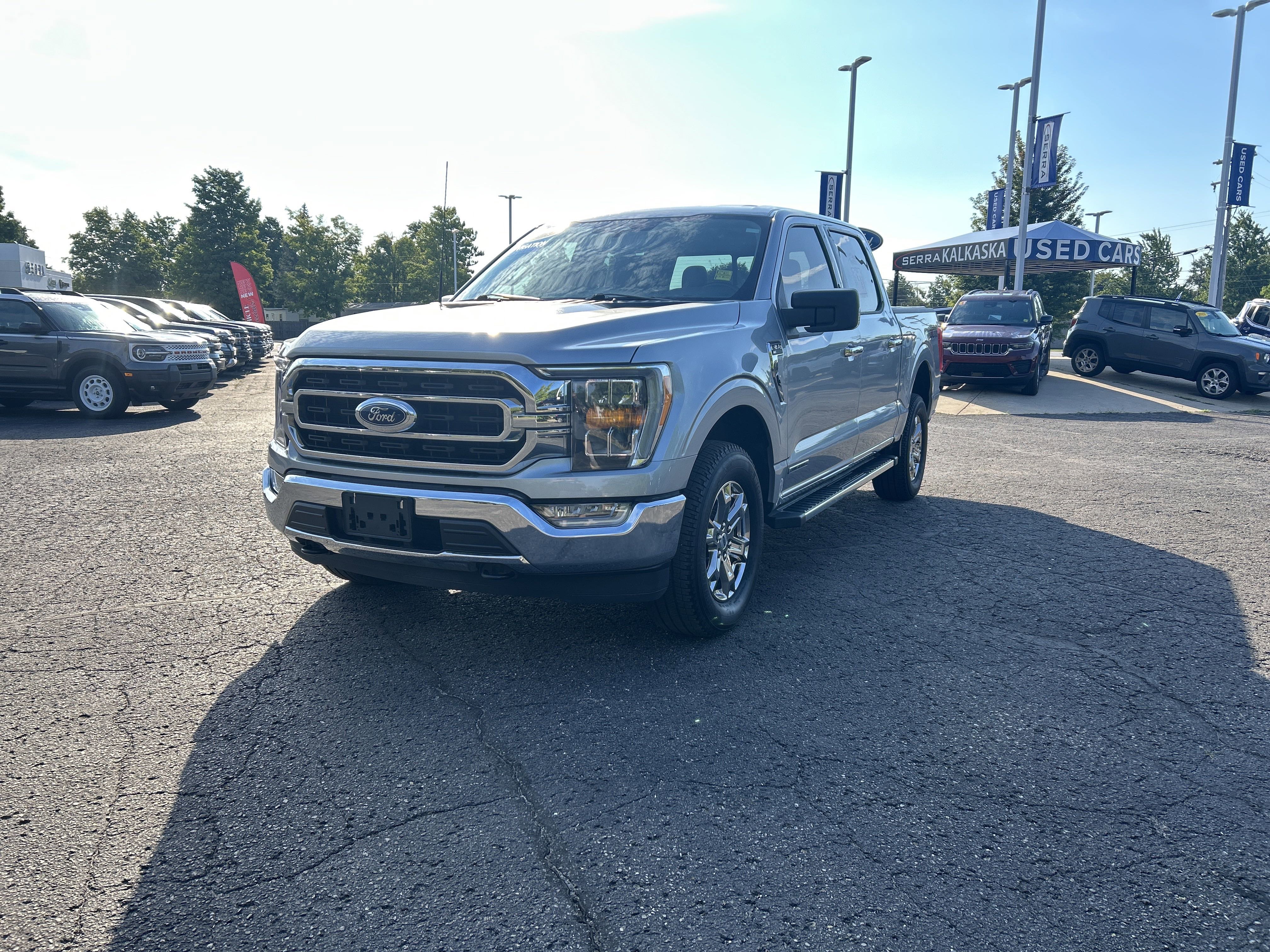 Certified 2022 Ford F150 XLT w/ Equipment Group 302A High image 8