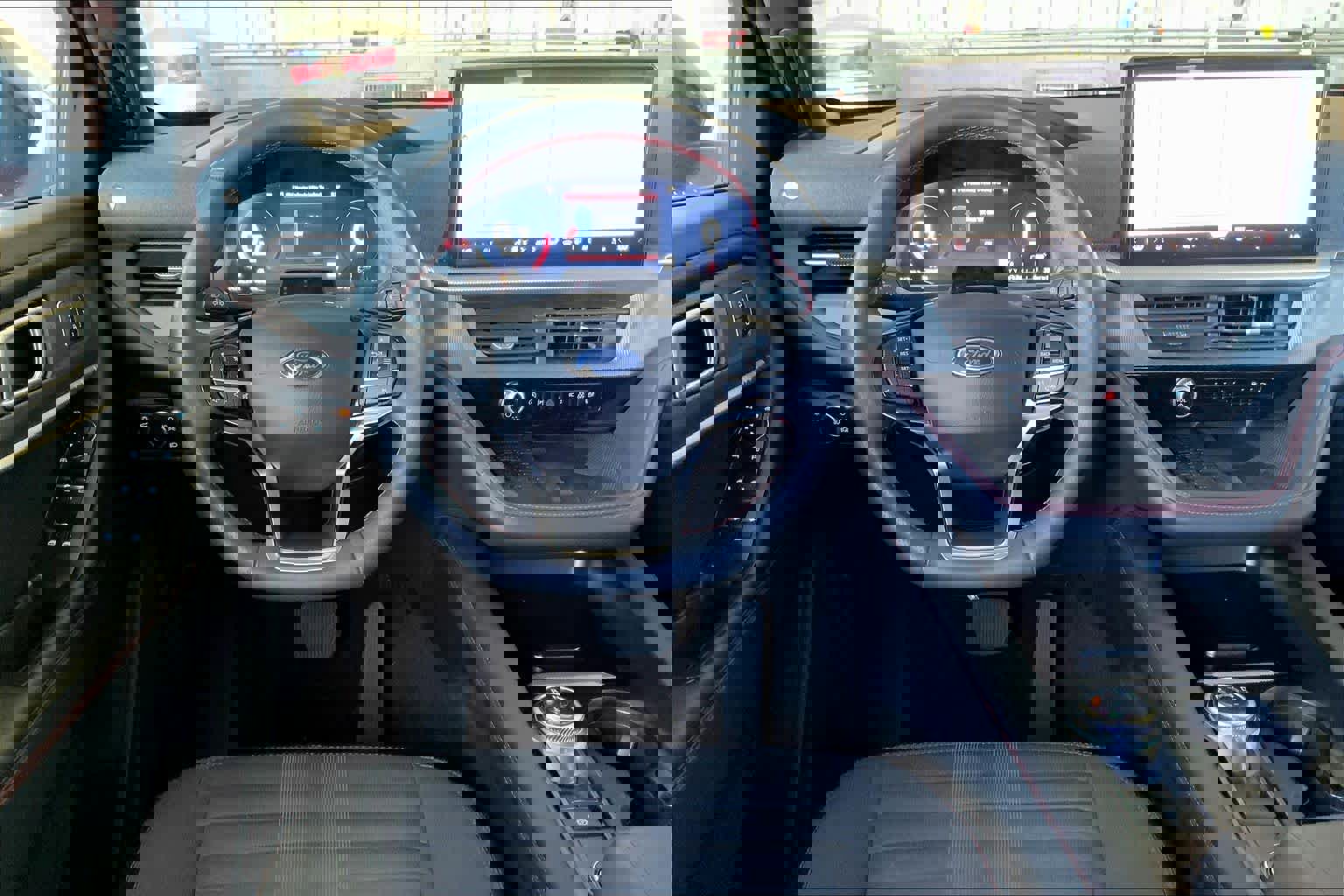 Certified 2025 Ford Explorer ST-Line w/ Premium Package image 5