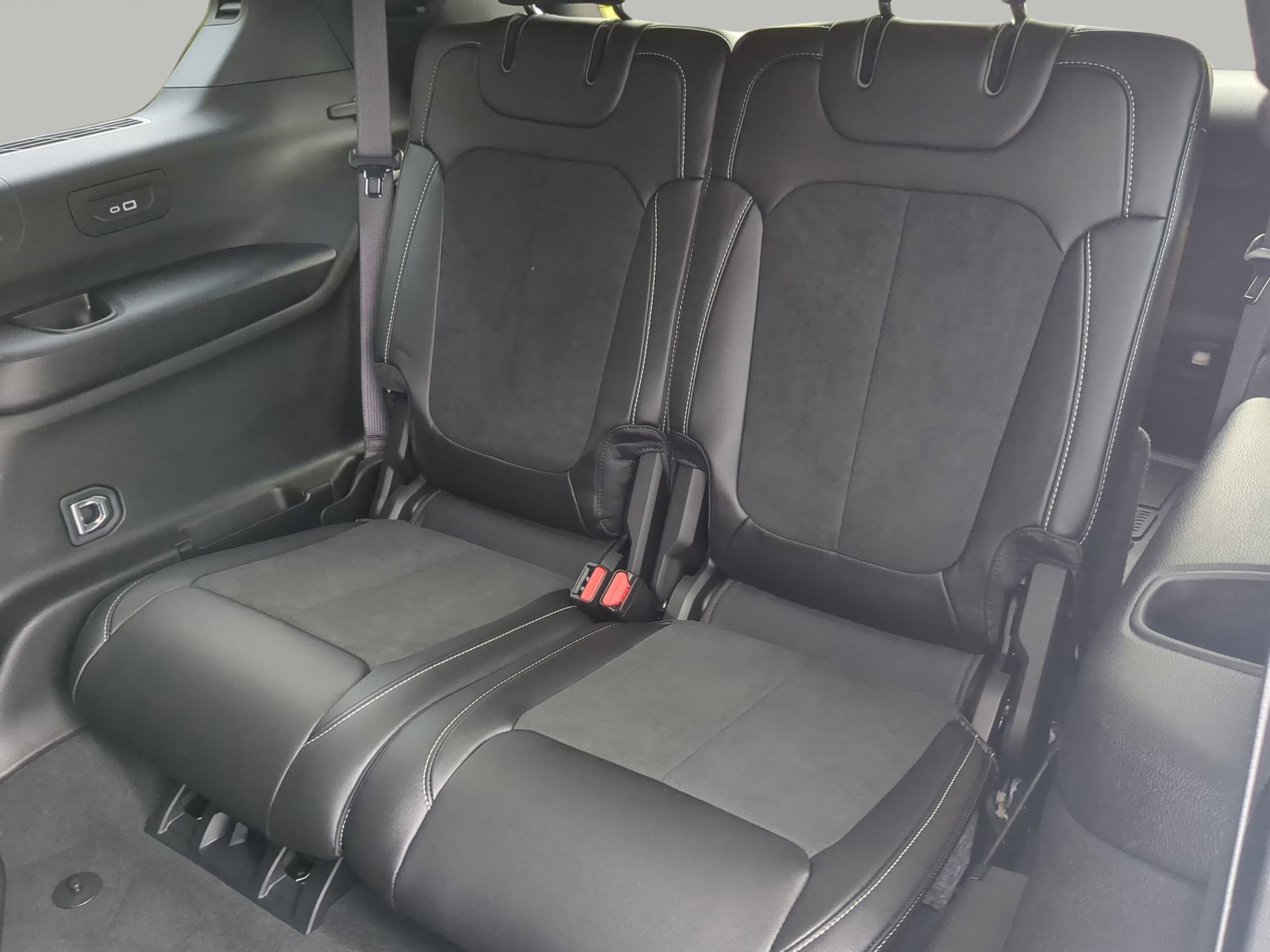 Used 2025 Jeep Grand Cherokee L Altitude image 46