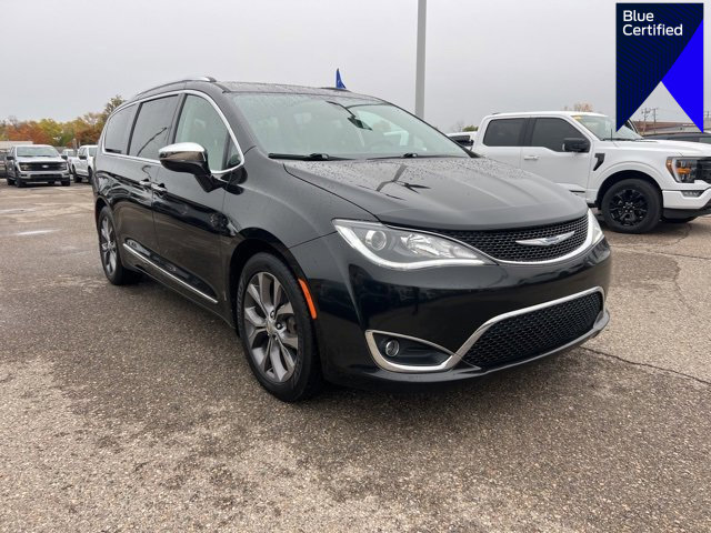Used 2018 Chrysler Pacifica Limited w/ Tire & Wheel Group
