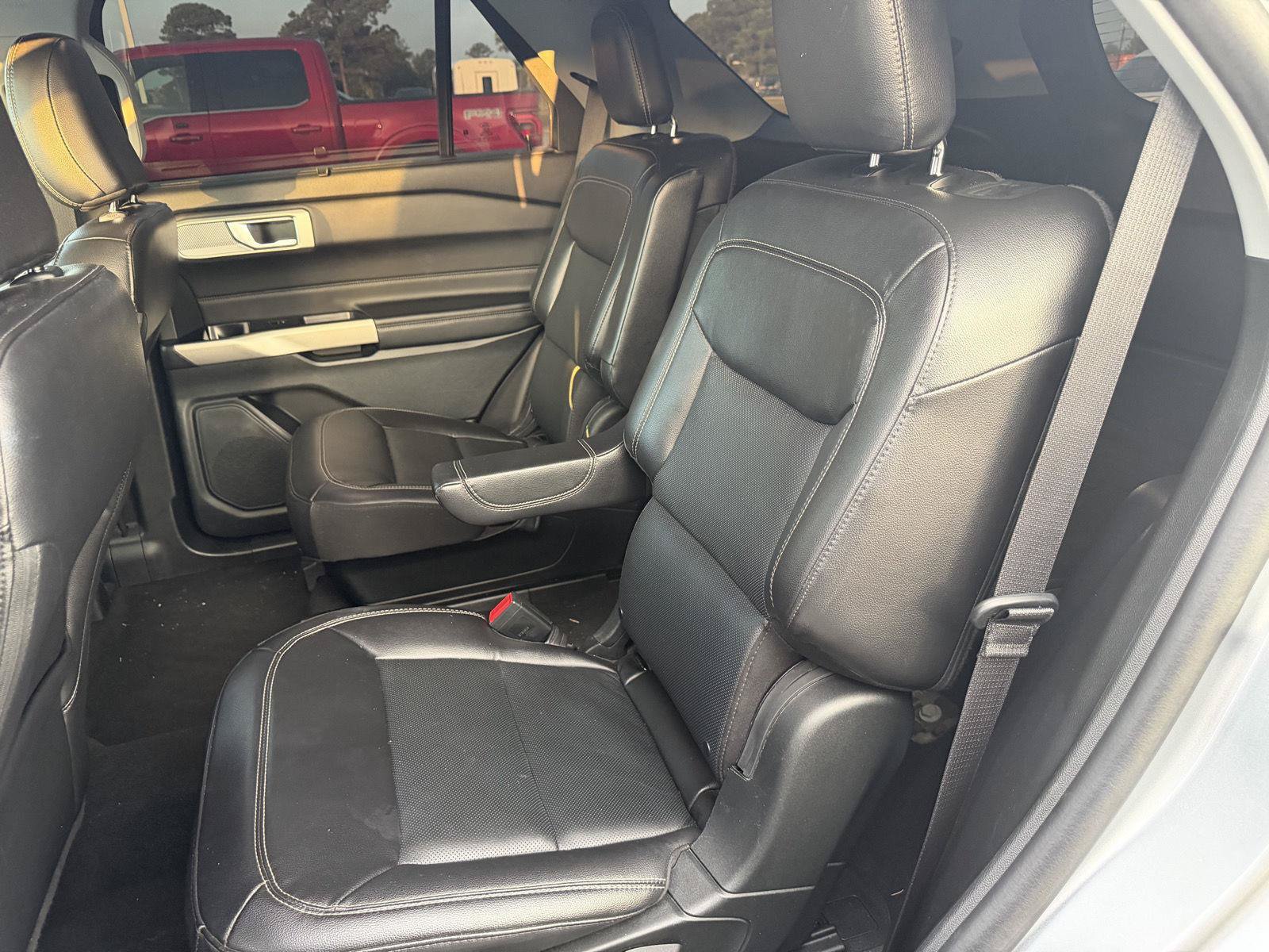 Certified 2023 Ford Explorer Limited AWD/4WD image 9