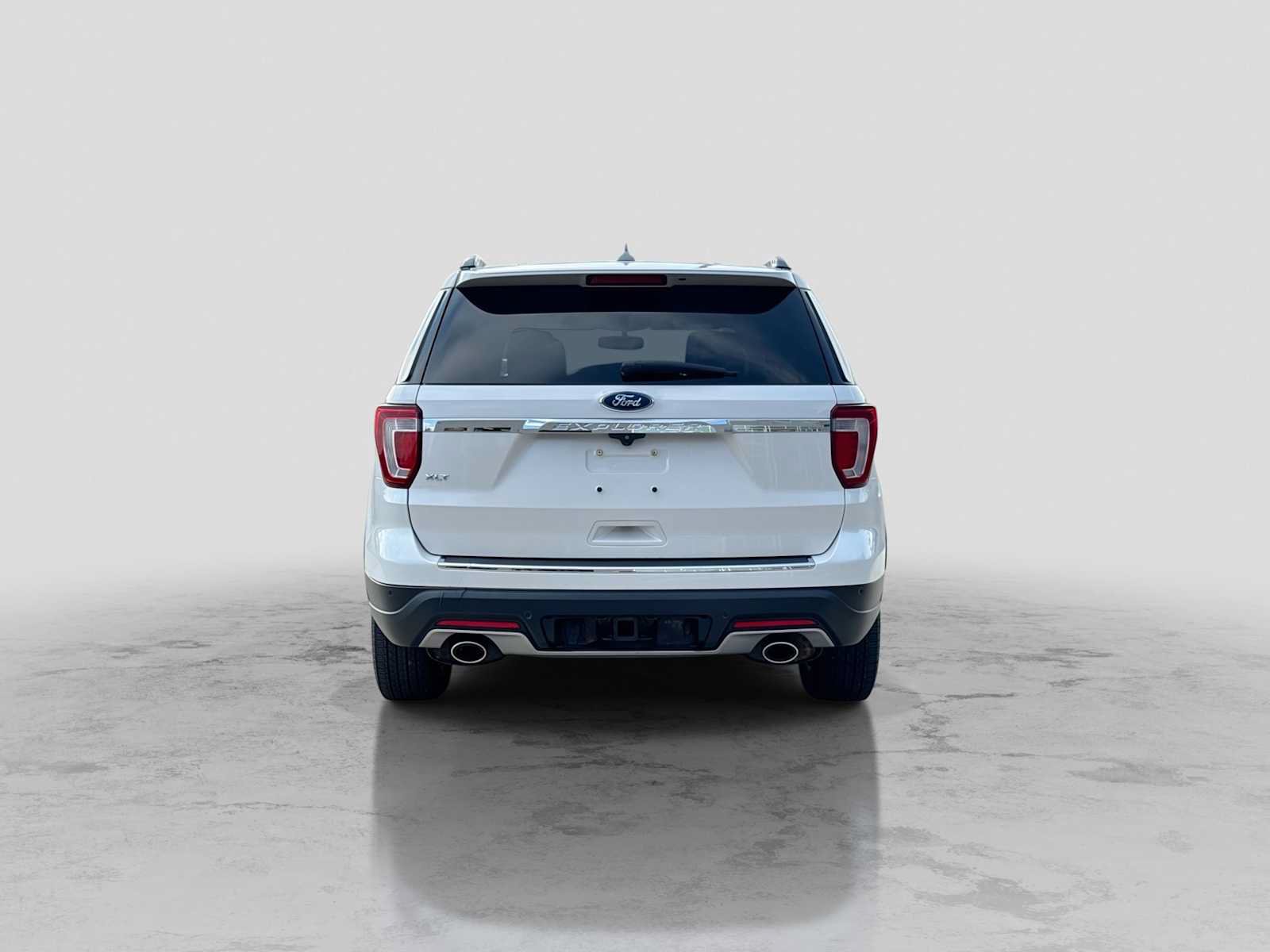 Certified 2018 Ford Explorer XLT w/ XLT Technology Feature Bundle FWD image 5