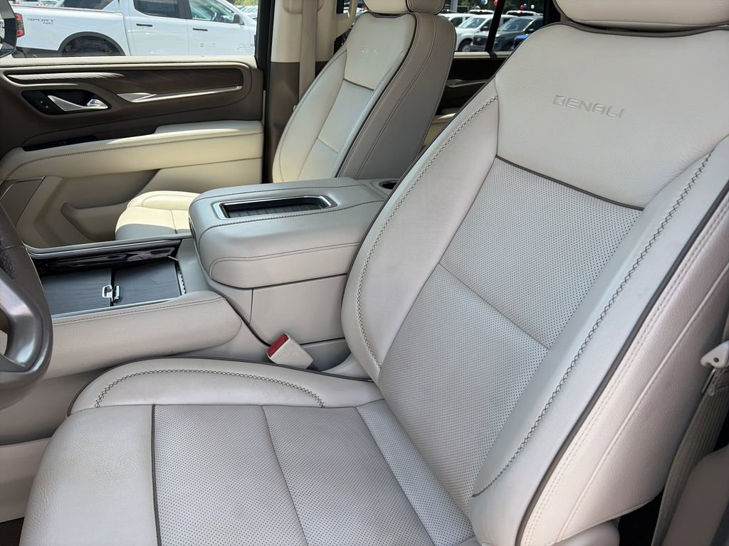 Used 2023 GMC Yukon Denali AWD/4WD image 12