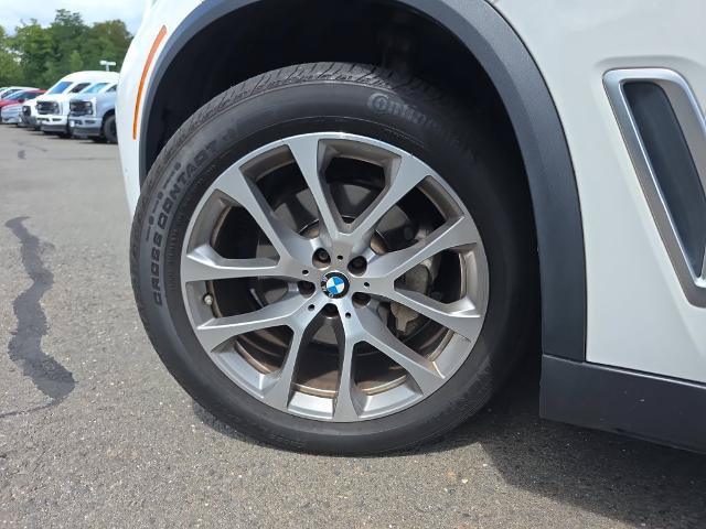 Used 2022 BMW X5 xDrive40i w/ Premium Package AWD/4WD image 15