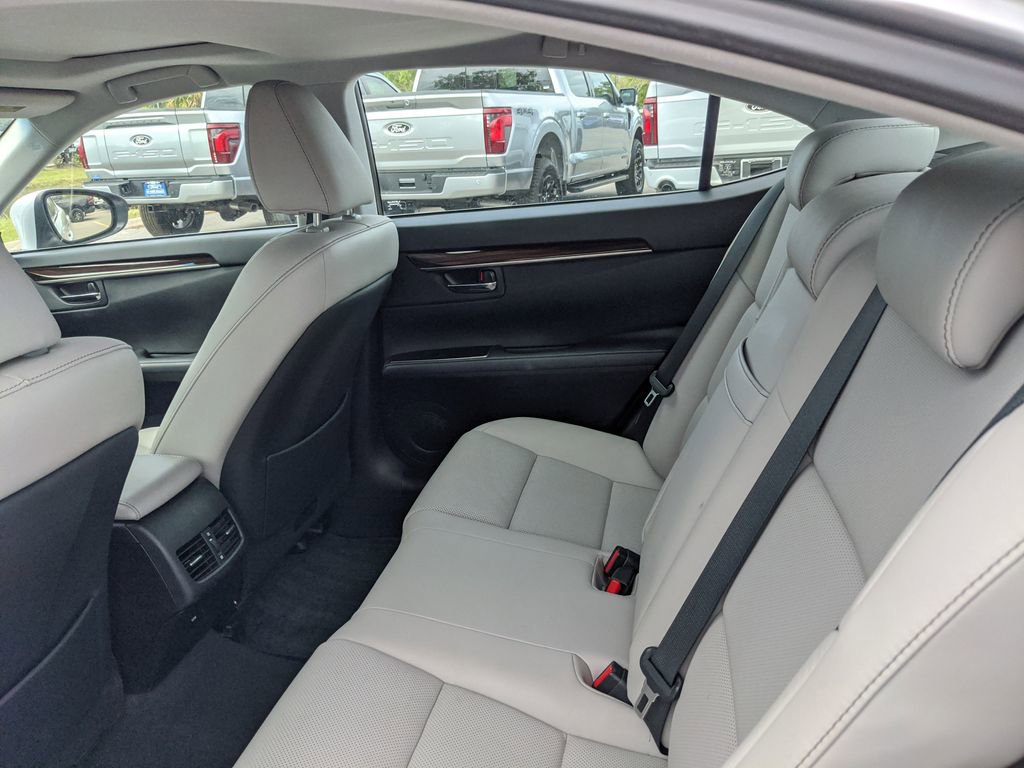 Used 2017 Lexus ES 350 w/ Premium Package image 17