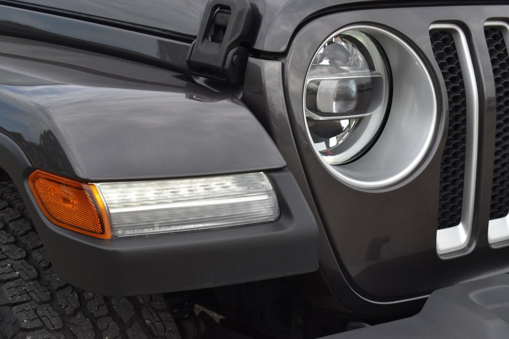 Used 2022 Jeep Wrangler Unlimited Sahara w/ LED Lighting Group AWD/4WD image 4