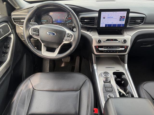 Certified 2022 Ford Explorer XLT w/ Equipment Group 202A image 22