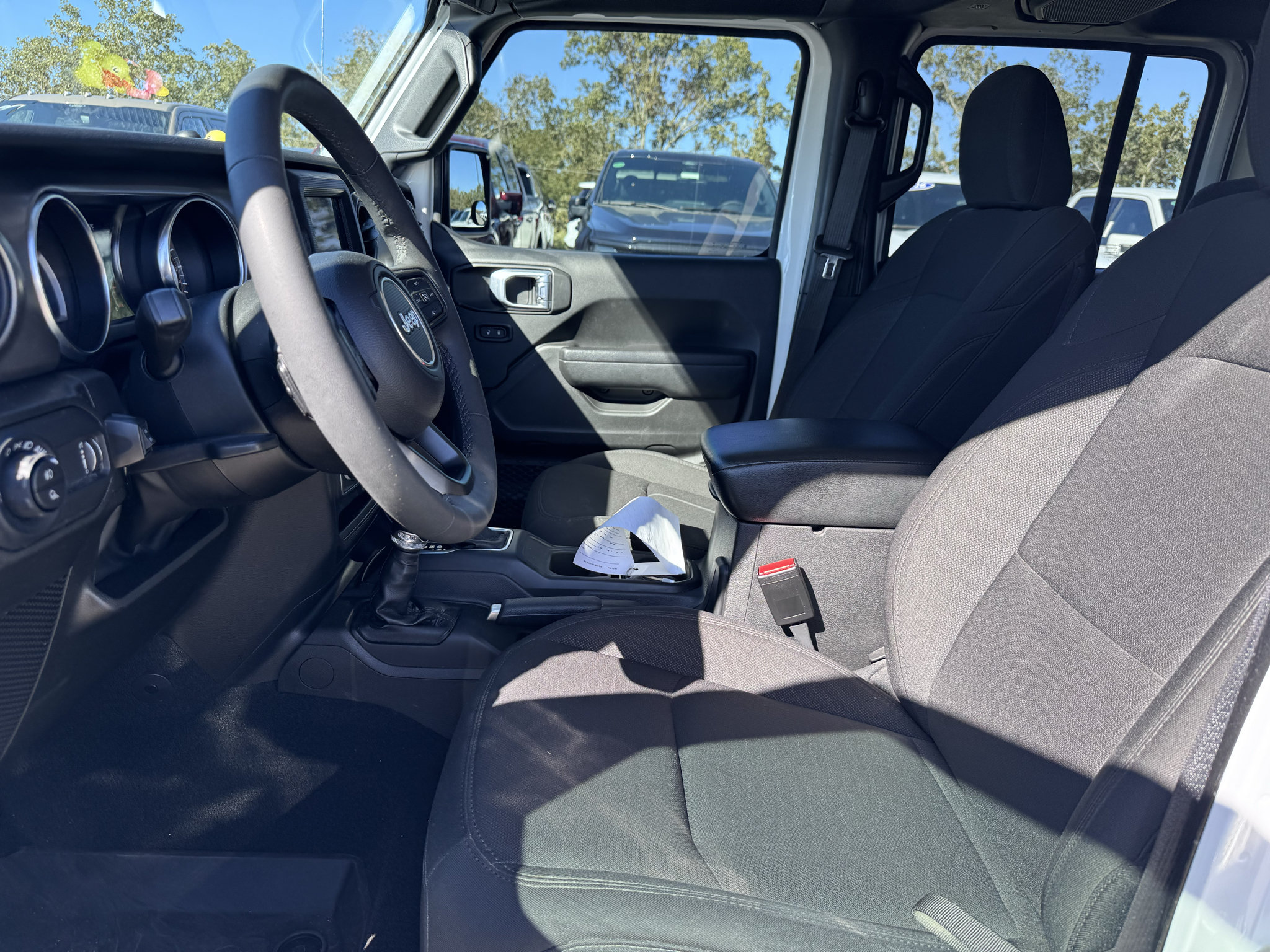 Used 2023 Jeep Gladiator Sport AWD/4WD image 12