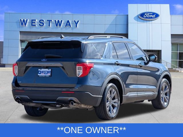 Certified 2022 Ford Explorer XLT w/ Equipment Group 202A image 3