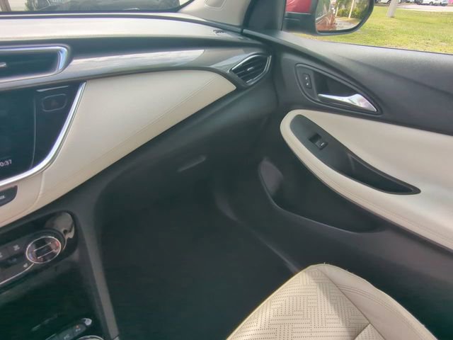 Used 2020 Buick Encore GX Essence w/ Experience Buick Package FWD image 18