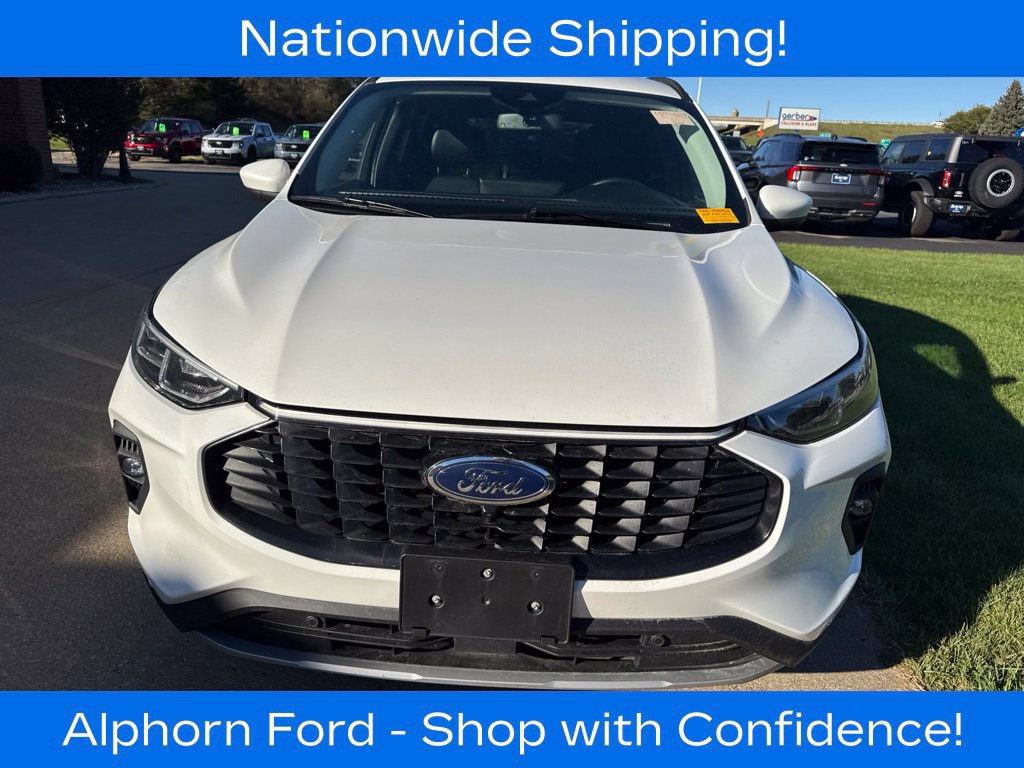 Certified 2024 Ford Escape Platinum AWD/4WD image 2