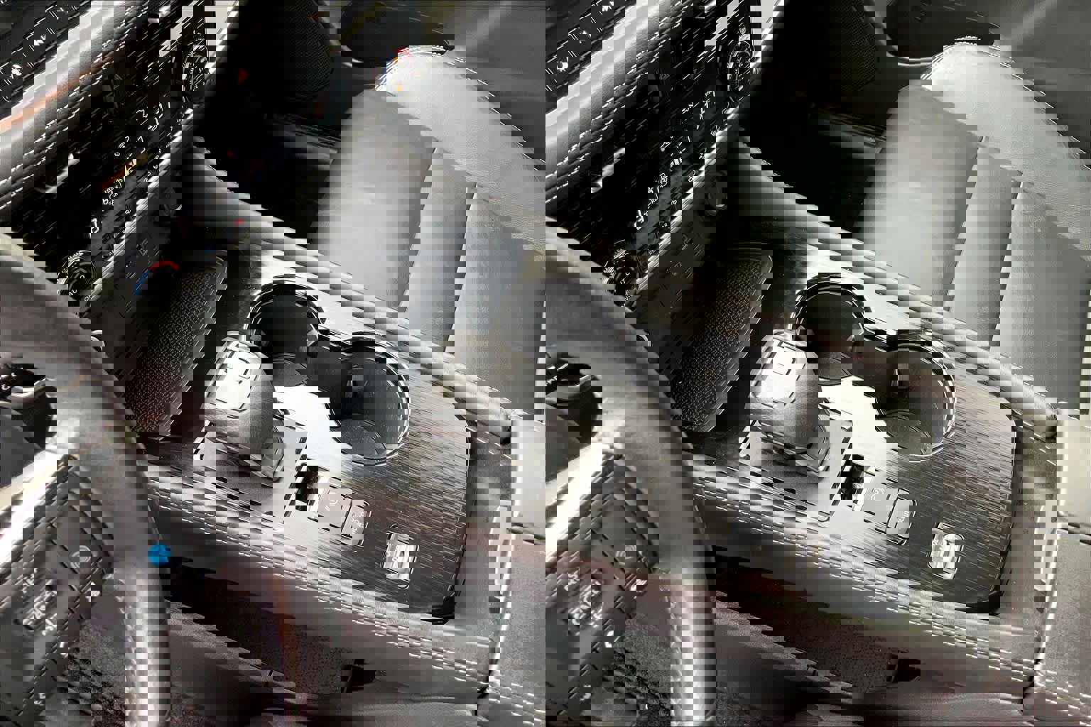 Used 2021 Nissan Rogue SL w/ Premium Package image 16