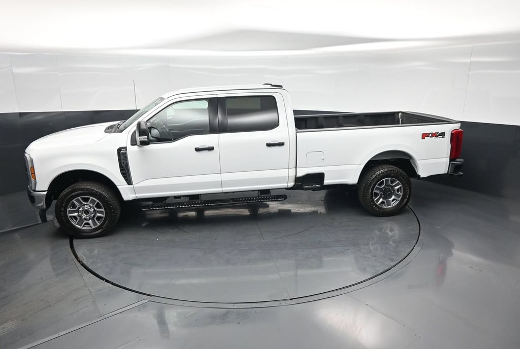 Certified 2025 Ford F350 XLT AWD/4WD image 39