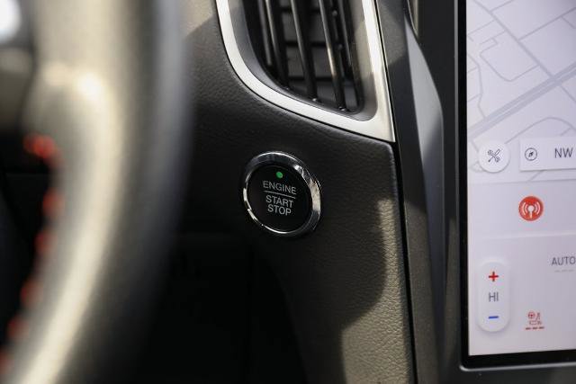 Certified 2022 Ford Edge ST-Line w/ Class II Trailer Tow Package image 39