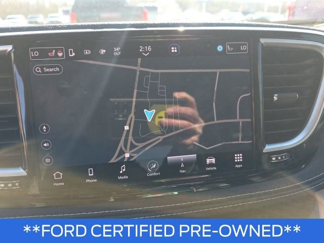 Used 2023 Chrysler Pacifica Limited w/ Uconnect Theater Family Group image 13